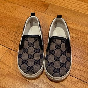 Used child authentic gucci shoes